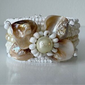 Chic Shell and Pearl Bracelet